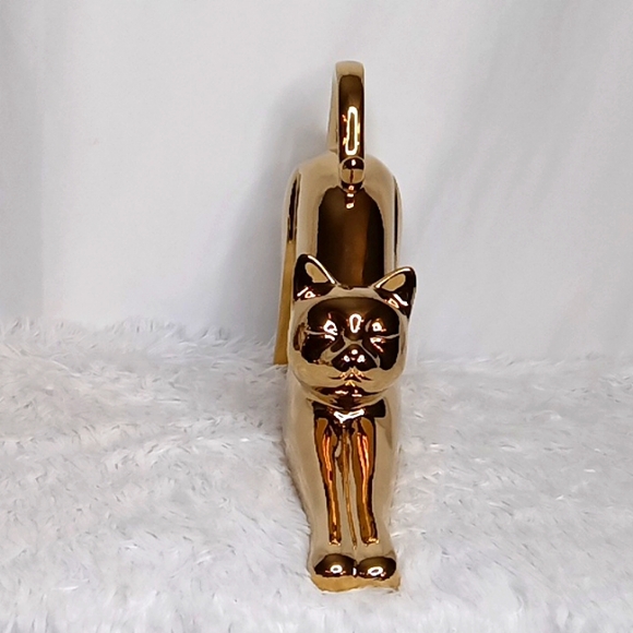 Stretching Cat Decor Statue 🐈 - Picture 6 of 11